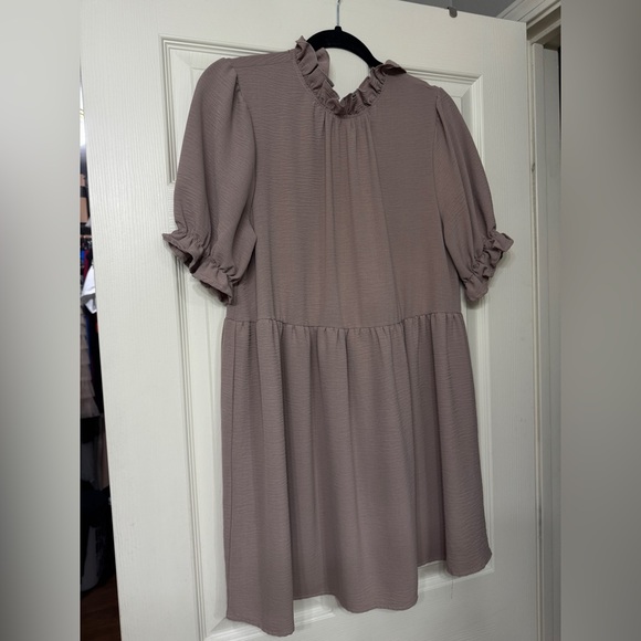 Dresses & Skirts - Ruffled Taupe Babydoll Dress